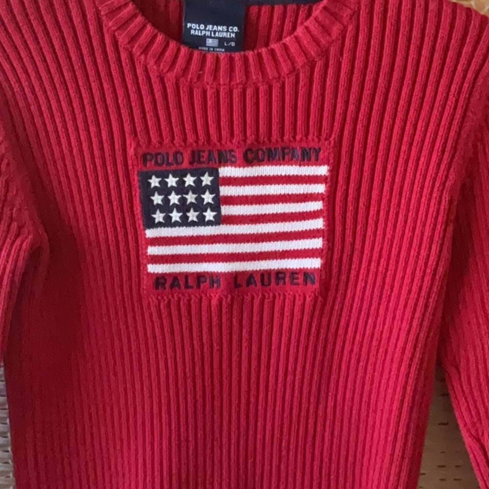 Red Sweater - Picture 4 of 12